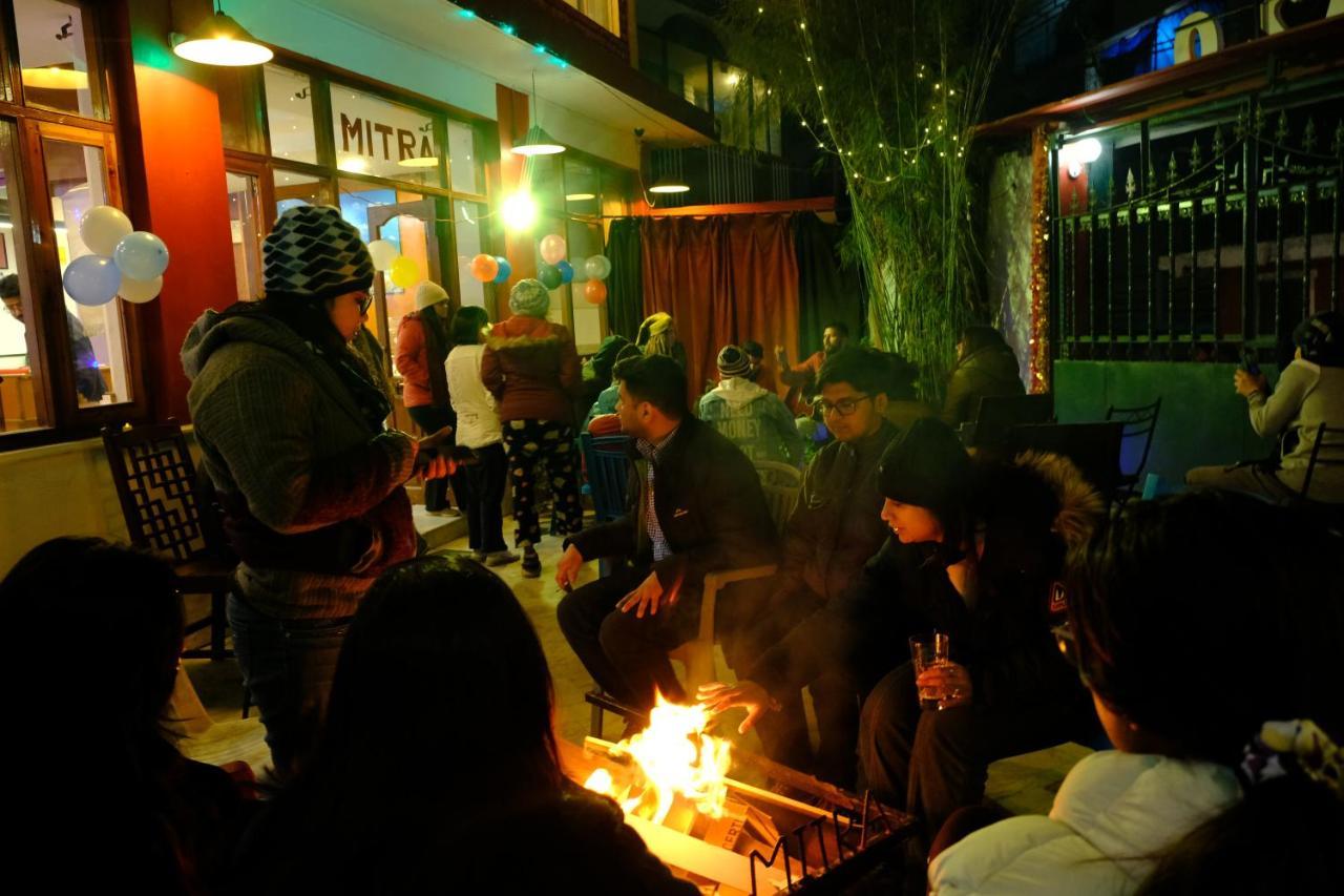 Хостел Mitra Mcleodganj Мак-Леод-Гейндж Экстерьер фото