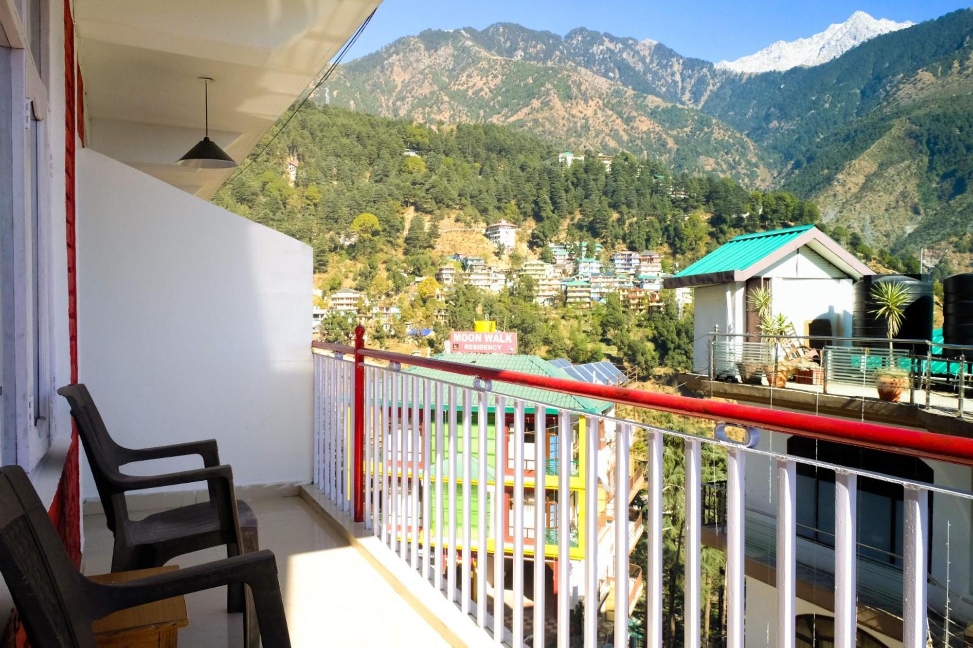 Хостел Mitra Mcleodganj Мак-Леод-Гейндж Экстерьер фото