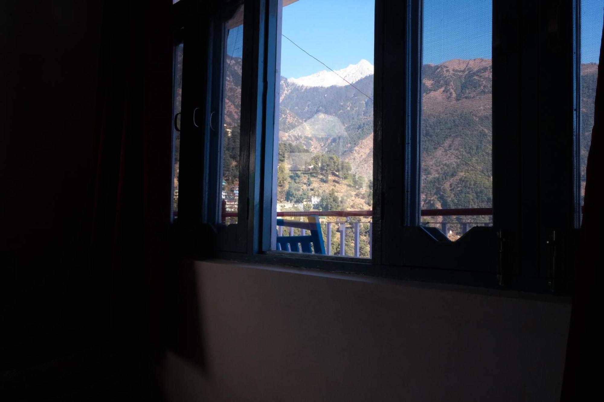 Хостел Mitra Mcleodganj Мак-Леод-Гейндж Экстерьер фото