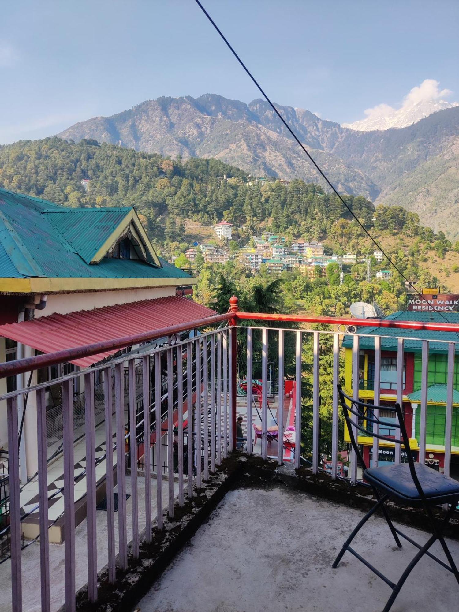 Хостел Mitra Mcleodganj Мак-Леод-Гейндж Экстерьер фото