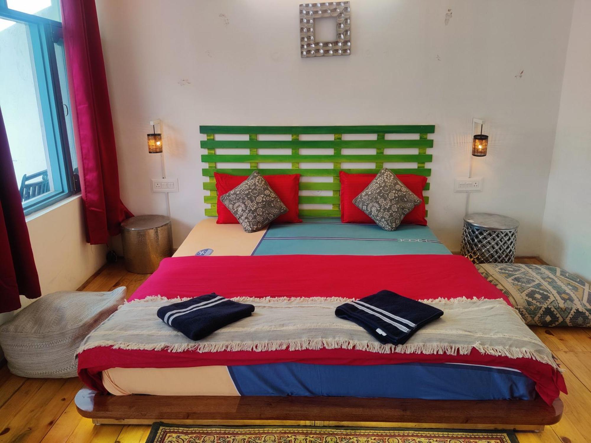 Хостел Mitra Mcleodganj Мак-Леод-Гейндж Экстерьер фото