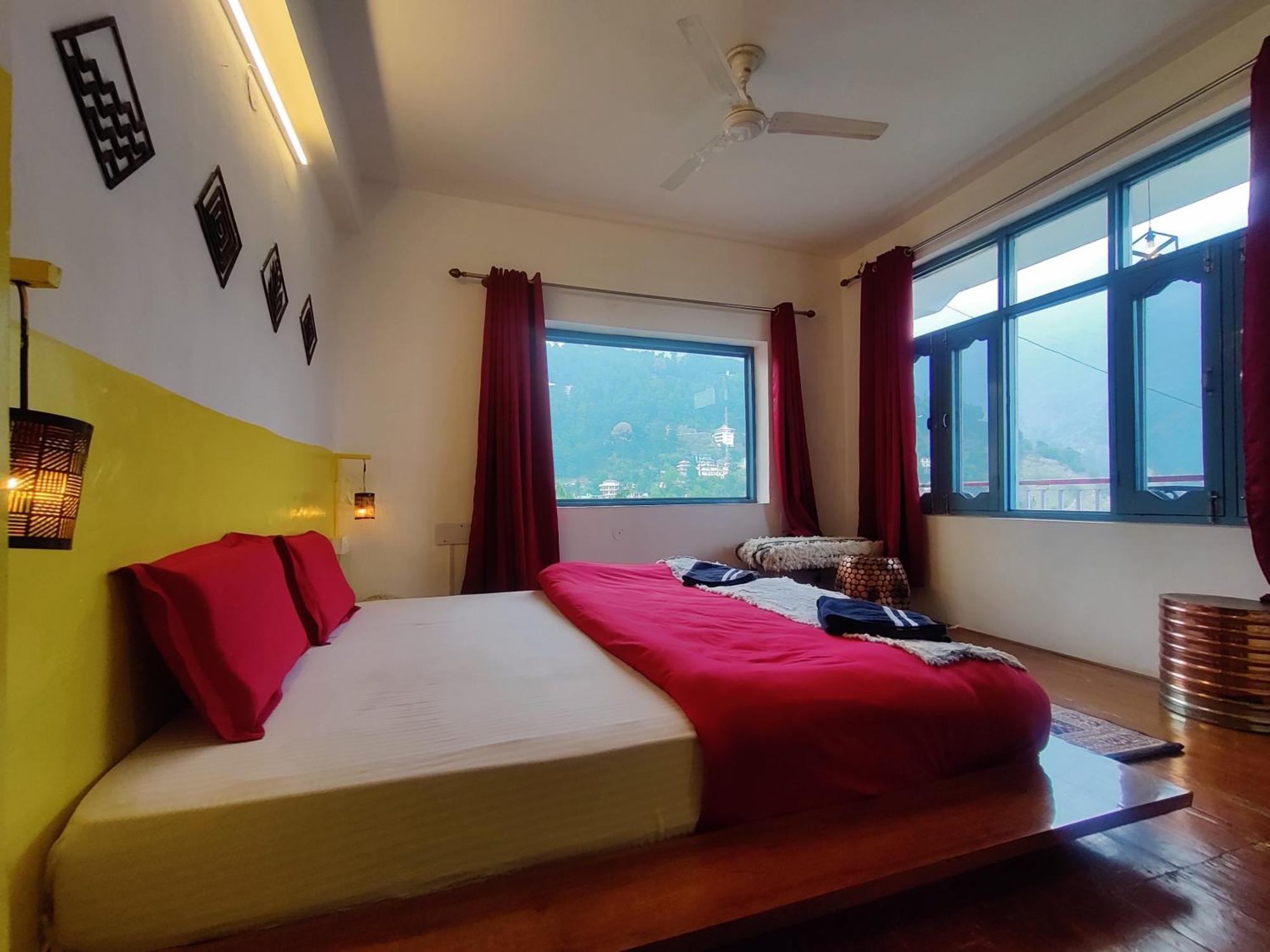Хостел Mitra Mcleodganj Мак-Леод-Гейндж Экстерьер фото