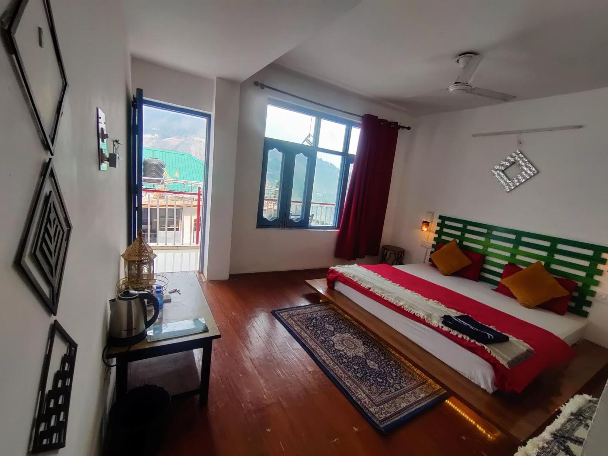 Хостел Mitra Mcleodganj Мак-Леод-Гейндж Экстерьер фото